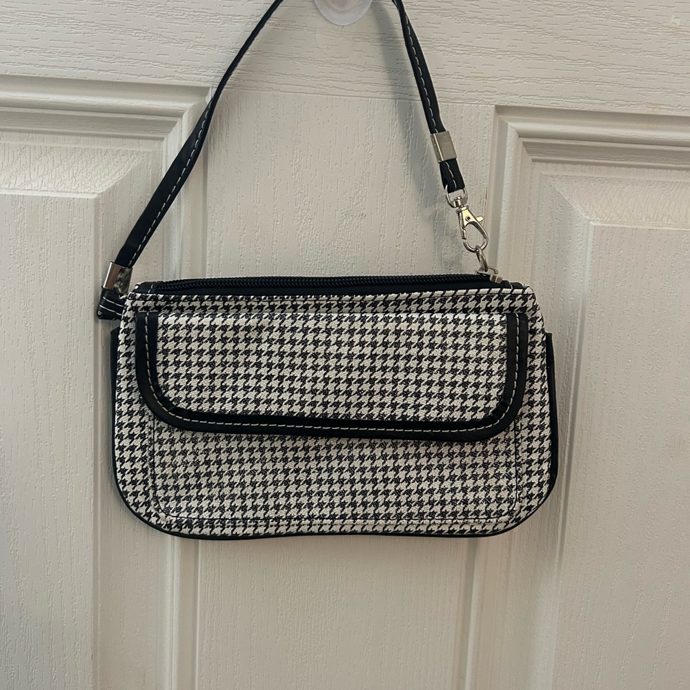 Thirty-One Black and White Chevron Tote - Picture 8 of 11